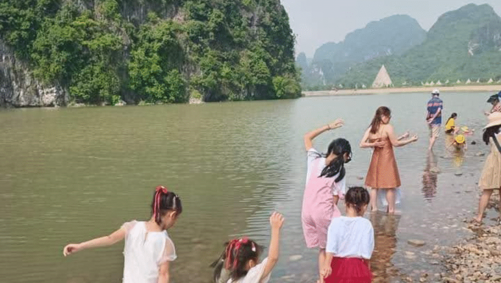 Ninh Binh 2 Day 1 Night Private Tour: Trang An – Van Long