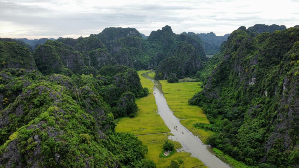 Ninh Binh 2 Day 1 Night Private Tour: Tam Coc – Van Long