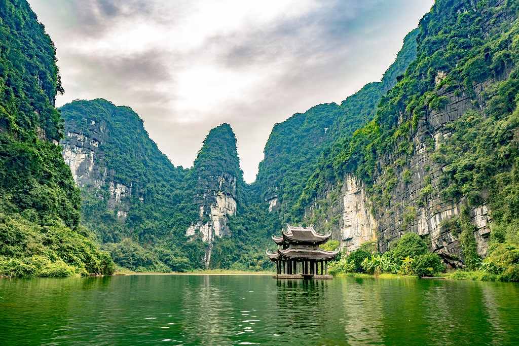Tour riêng Ninh Bình 1 ngày Tràng An Tuyệt Tình Cốc Hang Múa
