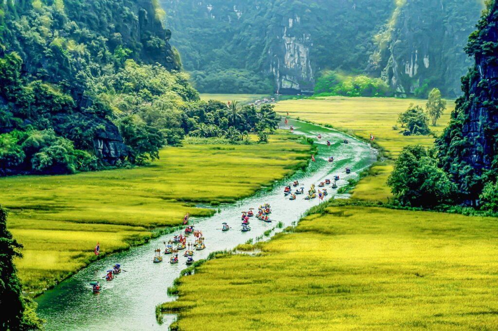 Tour riêng Ninh Bình 1 ngày - Tam Cốc, Hang Múa, Hoa Lư